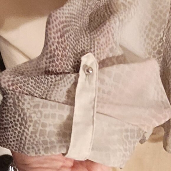 NY Collection Sheer Beige Snake Skin Print Button-Up Shirt Size Large - Picture 5 of 9